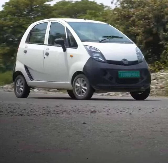 Image of Tata Nano electric car on Indian roads